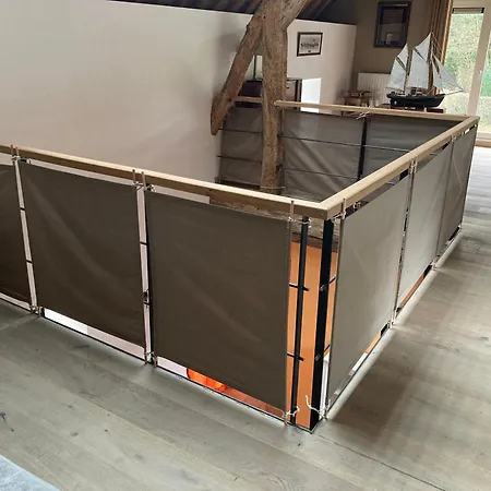 Chez Quiet, Chez Qalm, Chez Que4 *