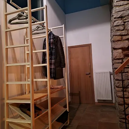 Chez Quiet, Chez Qalm, Chez Que4 Vila