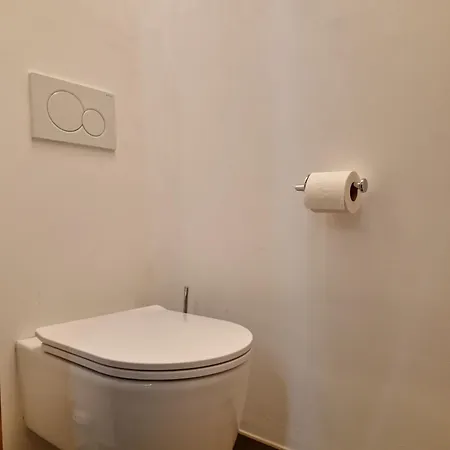 Chez Quiet, Chez Qalm, Chez Que4 Vila