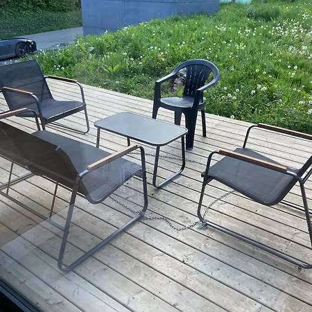 Chez Quiet, Chez Qalm, Chez Que4 *